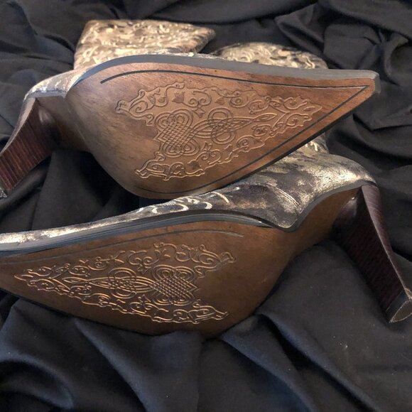 Vintage Style Gold Knee Length Leather Dress Boot - Picture 5 of 16